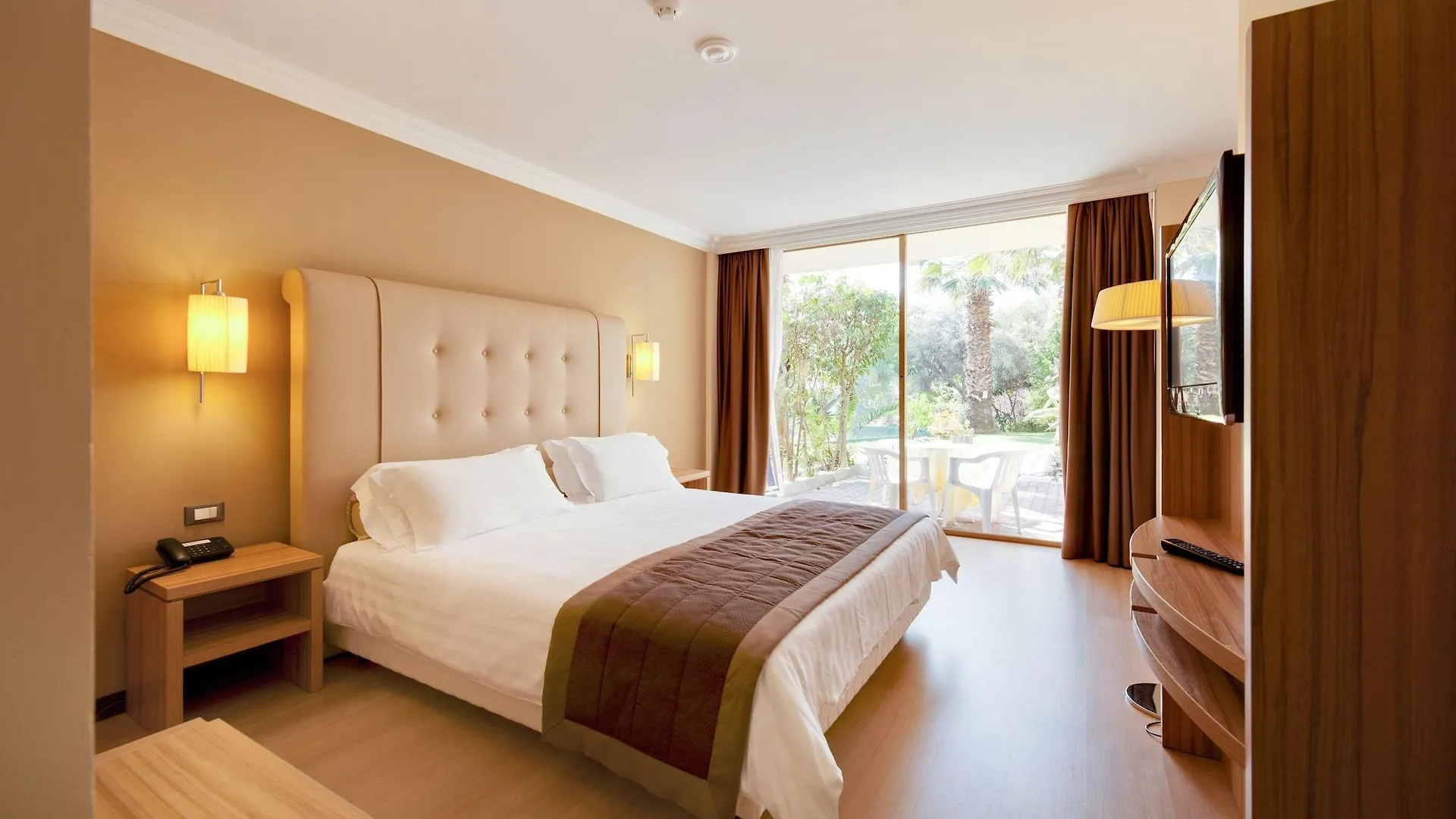 Nyala Suite Hotel Sanremo 4*,