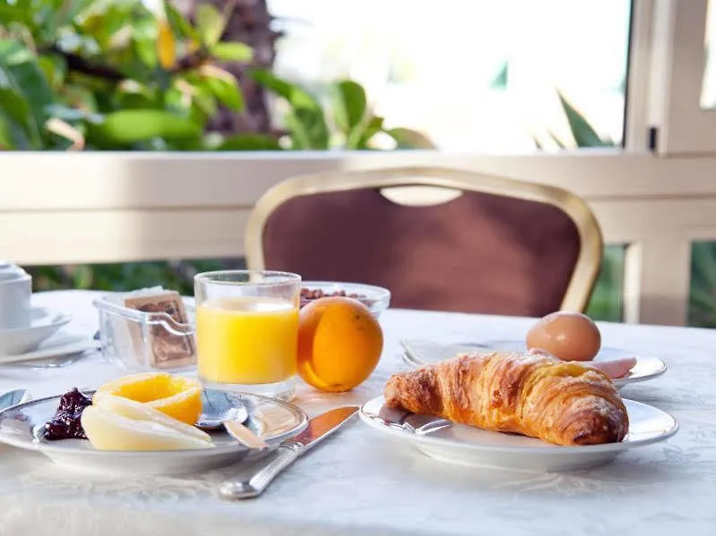 Nyala Suite Hotel Sanremo 4*,